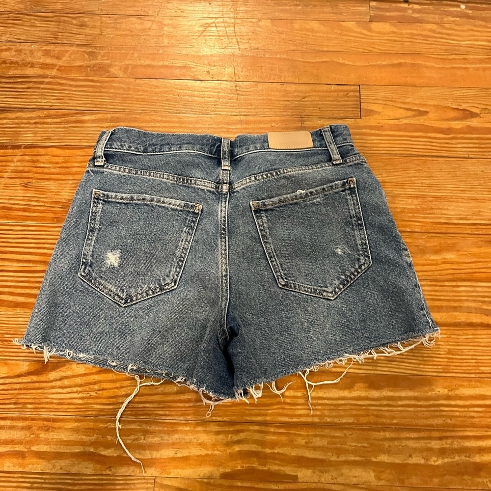Shorts - Picture 2 of 6